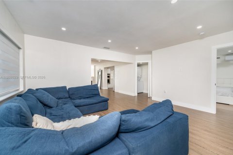 Villa ou maison à louer à Miami, Floride: 3 chambres, 141.4 m2 № 1996834 - photo 14