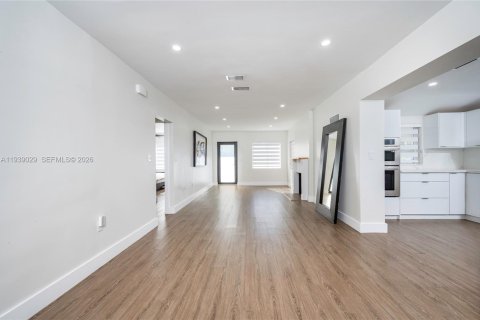 Villa ou maison à louer à Miami, Floride: 3 chambres, 141.4 m2 № 1996834 - photo 8