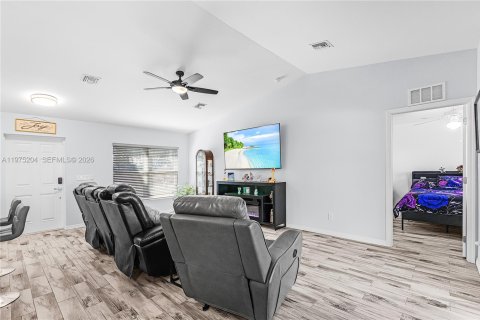 Villa ou maison à vendre à LaBelle, Floride: 3 chambres, 128.11 m2 № 2040299 - photo 11