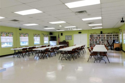 Condo in Bradenton, Florida, 1 bedroom  № 1531439 - photo 23