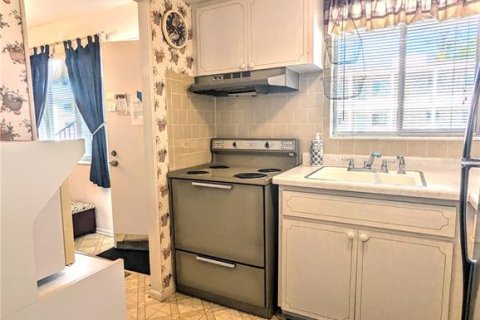 Condo in Bradenton, Florida, 1 bedroom  № 1531439 - photo 3