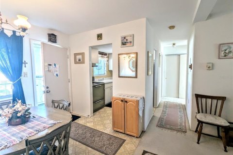 Condo in Bradenton, Florida, 1 bedroom  № 1531439 - photo 10