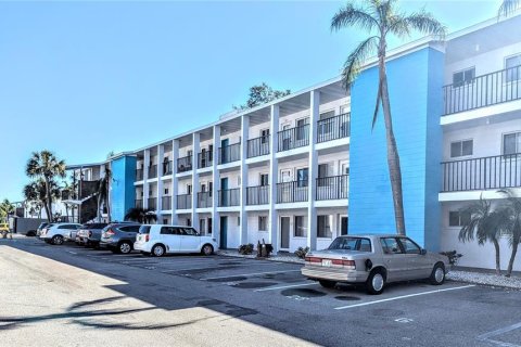 Condo in Bradenton, Florida, 1 bedroom  № 1531439 - photo 1