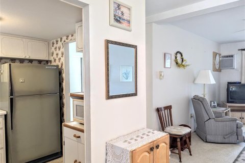 Condo in Bradenton, Florida, 1 bedroom  № 1531439 - photo 9