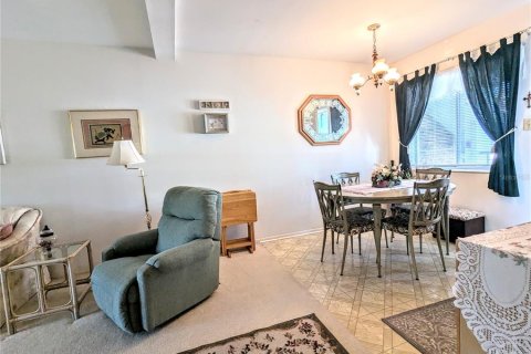 Condo in Bradenton, Florida, 1 bedroom  № 1531439 - photo 11