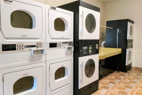 Condo in Bradenton, Florida, 1 bedroom  № 1531439 - photo 25