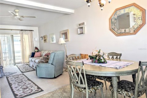 Condo in Bradenton, Florida, 1 bedroom  № 1531439 - photo 8