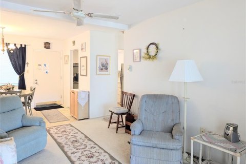 Condo in Bradenton, Florida, 1 bedroom  № 1531439 - photo 12