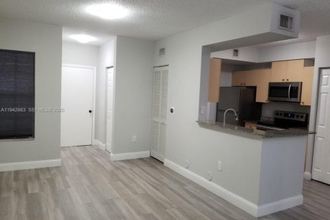 Condo à Miramar, Floride, 1 chambre  № 2000101