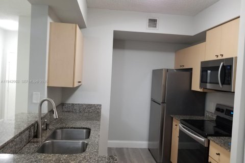 Copropriété à louer à Miramar, Floride: 1 chambre, 78.97 m2 № 2000101 - photo 3