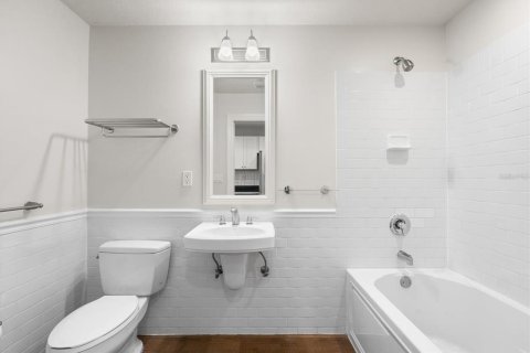 Apartment in Ruskin, Florida 1 bedroom, 60.48 sq.m. № 2234609 - photo 5