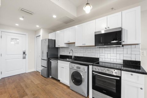 Apartment in Ruskin, Florida 1 bedroom, 60.48 sq.m. № 2234609 - photo 13