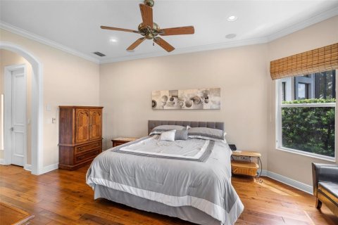 House in Howey-in-the-Hills, Florida 3 bedrooms, 246.01 sq.m. № 1916170 - photo 17