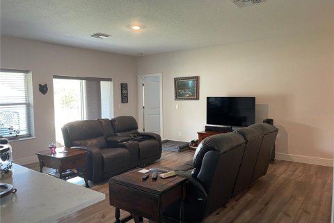 Casa en venta en Weeki Wachee, Florida, 3 dormitorios, 154.5 m2 № 2211969 - foto 4