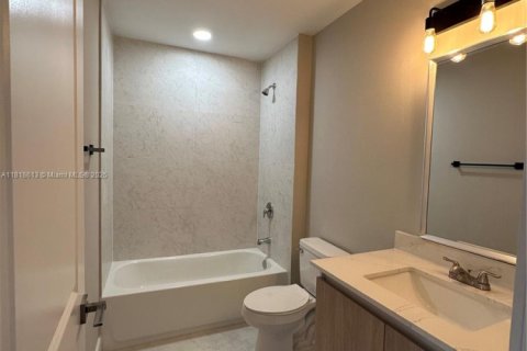 Adosado en alquiler en Fort Lauderdale, Florida, 3 dormitorios, 130.06 m2 № 1937420 - foto 14