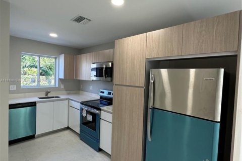 Adosado en alquiler en Fort Lauderdale, Florida, 3 dormitorios, 130.06 m2 № 1937420 - foto 6