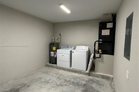 Adosado en alquiler en Fort Lauderdale, Florida, 3 dormitorios, 130.06 m2 № 1937420 - foto 16