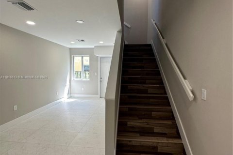 Adosado en alquiler en Fort Lauderdale, Florida, 3 dormitorios, 130.06 m2 № 1937420 - foto 5