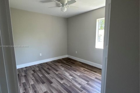 Adosado en alquiler en Fort Lauderdale, Florida, 3 dormitorios, 130.06 m2 № 1937420 - foto 11