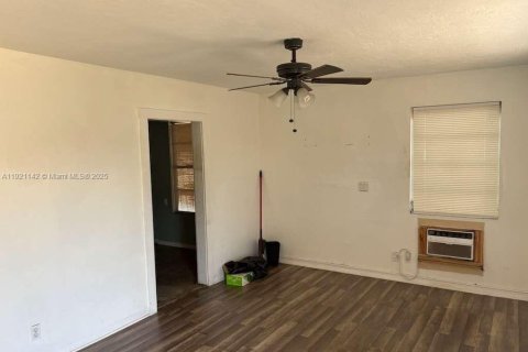 Casa en venta en Fort Lauderdale, Florida, 2 dormitorios, 109.81 m2 № 1974203 - foto 12
