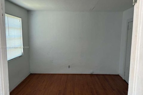 Casa en venta en Fort Lauderdale, Florida, 2 dormitorios, 109.81 m2 № 1974203 - foto 11