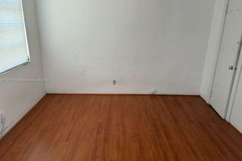 Casa en venta en Fort Lauderdale, Florida, 2 dormitorios, 109.81 m2 № 1974203 - foto 9