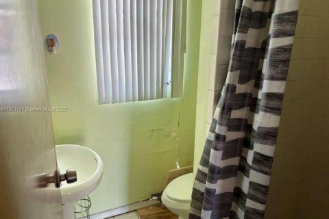 Casa en venta en Fort Lauderdale, Florida, 2 dormitorios, 109.81 m2 № 1974203 - foto 4
