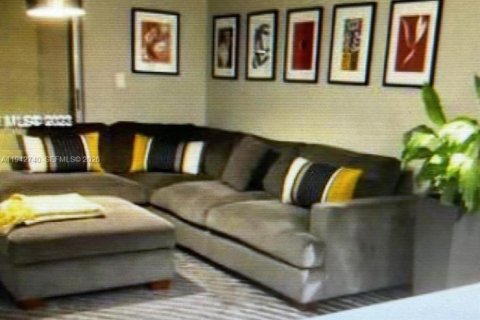 Apartment in Hialeah, Florida 2 bedrooms, 80.82 sq.m. № 2000222 - photo 5