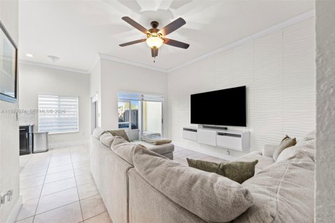 Adosado en venta en Homestead, Florida, 3 dormitorios, 184.97 m2 № 2058947 - foto 4