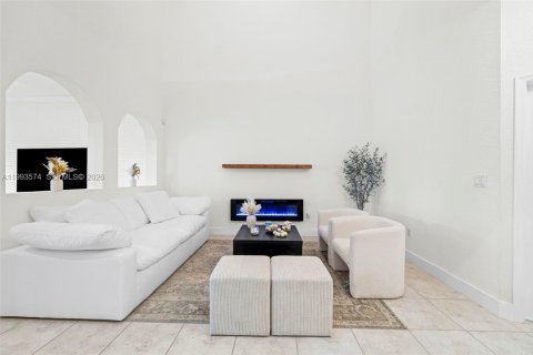 Adosado en venta en Homestead, Florida, 3 dormitorios, 184.97 m2 № 2058947 - foto 2