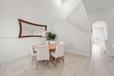 Adosado en venta en Homestead, Florida, 3 dormitorios, 184.97 m2 № 2058947 - foto 3