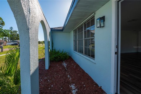 House in Port Charlotte, Florida 3 bedrooms, 113.43 sq.m. № 1743211 - photo 6