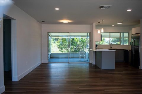House in Port Charlotte, Florida 3 bedrooms, 113.43 sq.m. № 1743211 - photo 13