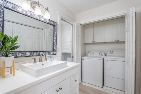 House in Sarasota, Florida 3 bedrooms, 143.81 sq.m. № 1508979 - photo 30
