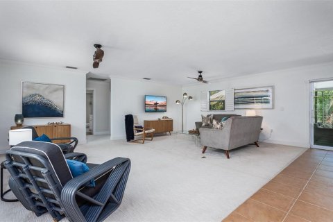 House in Sarasota, Florida 3 bedrooms, 143.81 sq.m. № 1508979 - photo 12