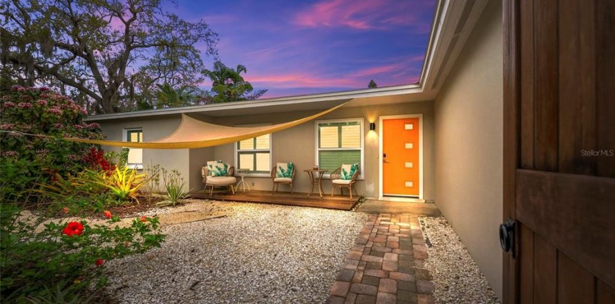 House in Sarasota, Florida 3 bedrooms, 143.81 sq.m. № 1508979
