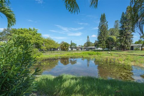 House in Sarasota, Florida 3 bedrooms, 143.81 sq.m. № 1508979 - photo 22