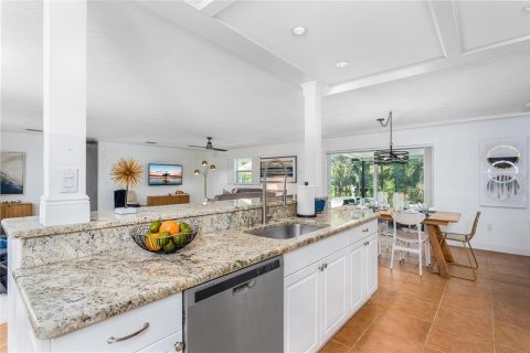House in Sarasota, Florida 3 bedrooms, 143.81 sq.m. № 1508979 - photo 3