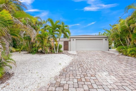 House in Sarasota, Florida 3 bedrooms, 143.81 sq.m. № 1508979 - photo 8