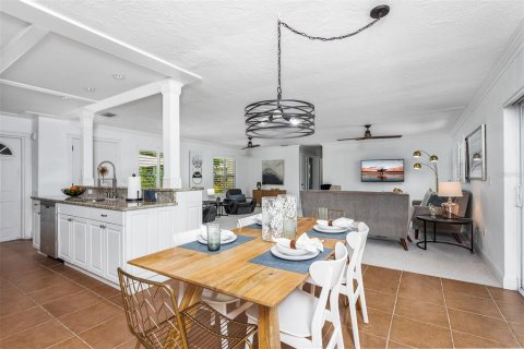 House in Sarasota, Florida 3 bedrooms, 143.81 sq.m. № 1508979 - photo 16