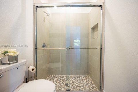 Casa en venta en Homestead, Florida, 4 dormitorios, 193.7 m2 № 1962145 - foto 16