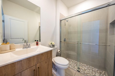 Casa en venta en Homestead, Florida, 4 dormitorios, 193.7 m2 № 1962145 - foto 17