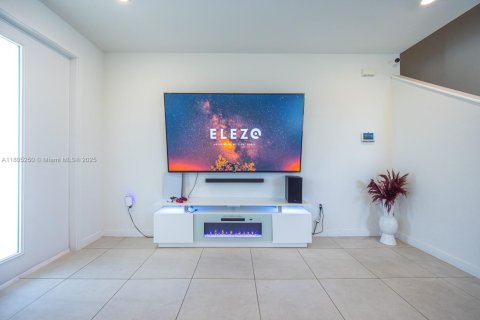 Casa en venta en Homestead, Florida, 4 dormitorios, 193.7 m2 № 1962145 - foto 12