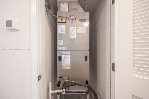 Casa en venta en Homestead, Florida, 4 dormitorios, 193.7 m2 № 1962145 - foto 23