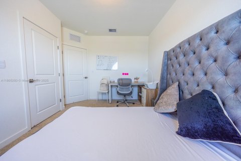 Casa en venta en Homestead, Florida, 4 dormitorios, 193.7 m2 № 1962145 - foto 25