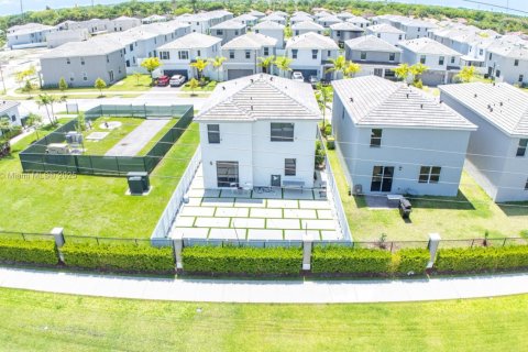 Casa en venta en Homestead, Florida, 4 dormitorios, 193.7 m2 № 1962145 - foto 5