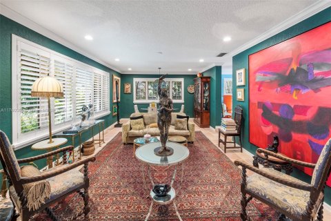 House in Coral Gables, Florida 4 bedrooms, 204.01 sq.m. № 1711925 - photo 7