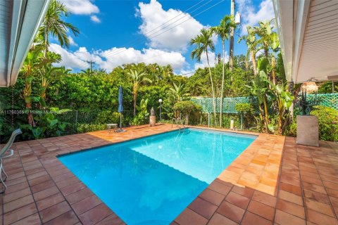 House in Coral Gables, Florida 4 bedrooms, 204.01 sq.m. № 1711925 - photo 30