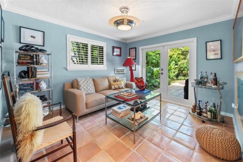 House in Coral Gables, Florida 4 bedrooms, 204.01 sq.m. № 1711925 - photo 11