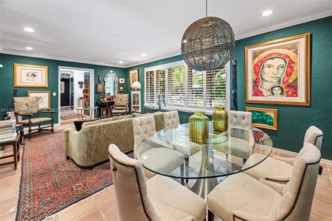 House in Coral Gables, Florida 4 bedrooms, 204.01 sq.m. № 1711925 - photo 8